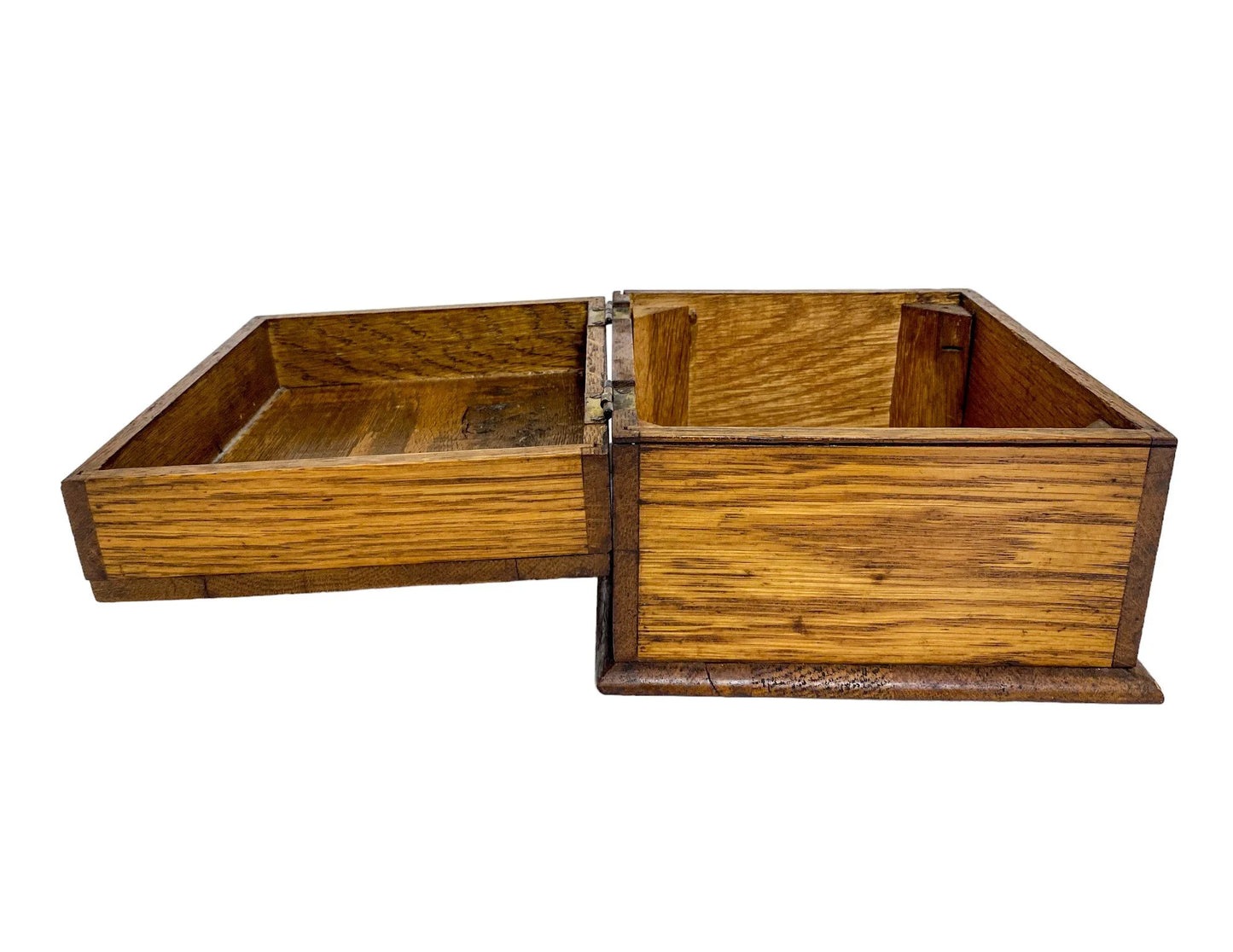 Edwardian WWI officer's oak storage box with Gordon Highlanders regiment stag cap badge