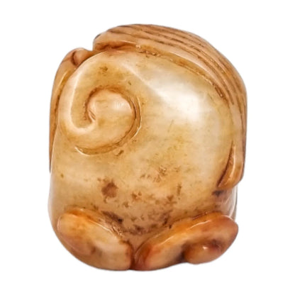 Qing dynasty beige russet jade amulet carving of coiling dragon
