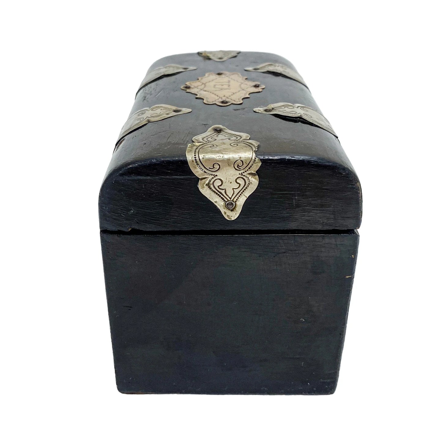 Mid-Victorian domed casket 2-section tea caddy withvglass tumblers and brass plaques