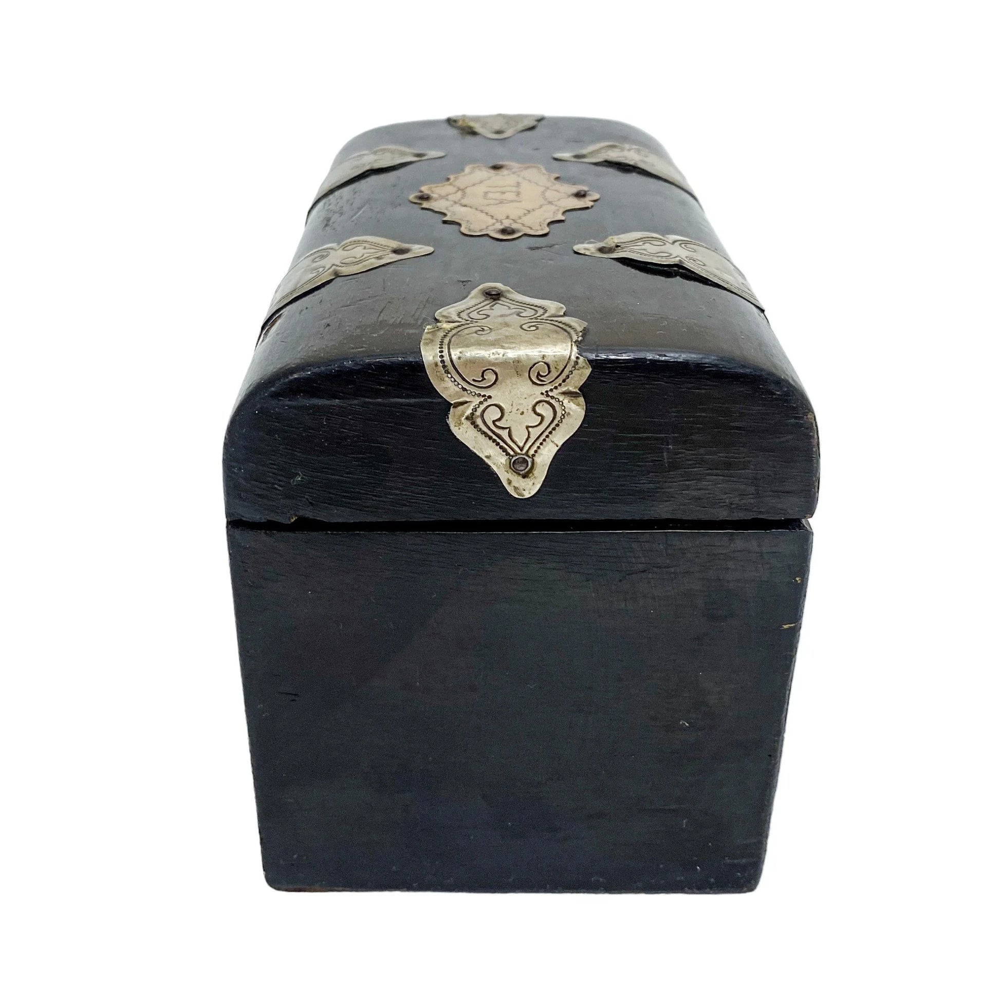 Mid-Victorian domed casket 2-section tea caddy withvglass tumblers and brass plaques