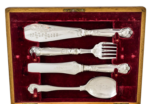 Victorian Queens silver plate 16 piece 6 person fish cutlery set, 4 servers in oak canteen