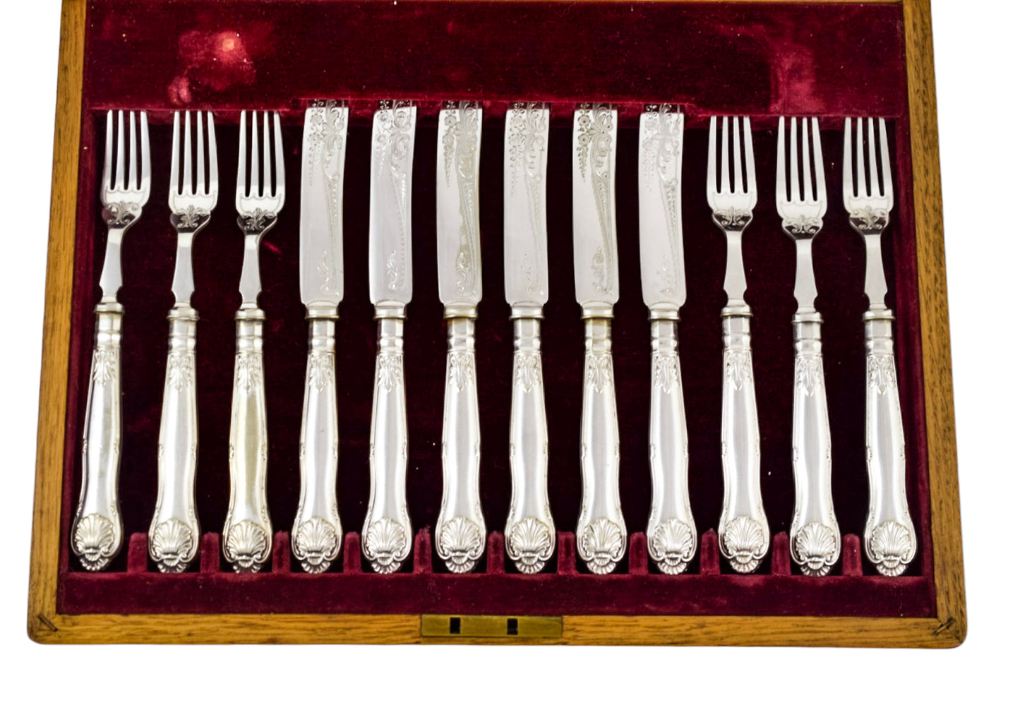 Victorian Queens silver plate 16 piece 6 person fish cutlery set, 4 servers in oak canteen