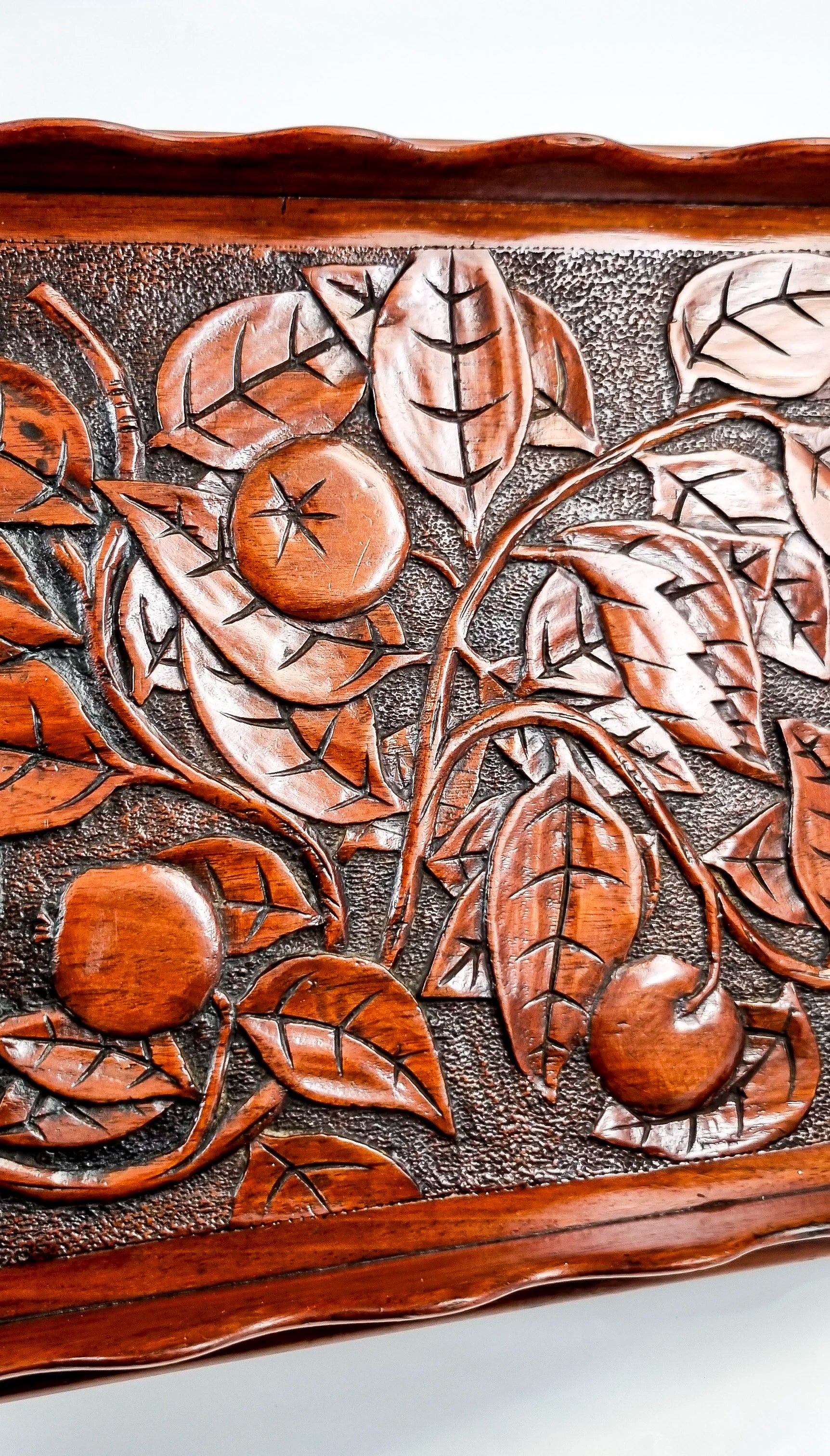 Antique Arts & Crafts mahogany hand-carved serving tray with fruit and leaf decoration, Victorian décor c. 1890s