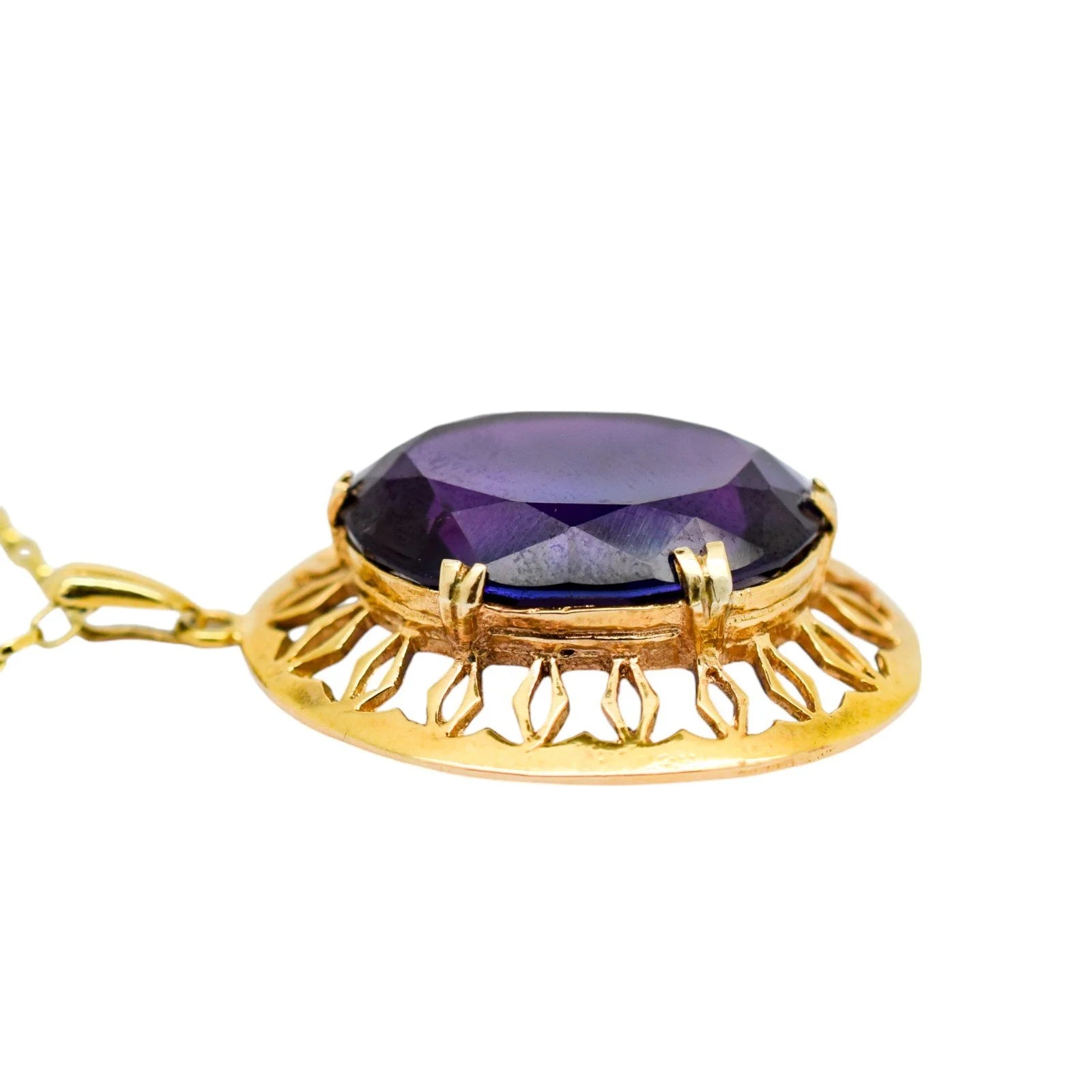 Vintage 9ct gold pendant necklace with 23ct colour-change sapphire, Romantic Revival design, 1970