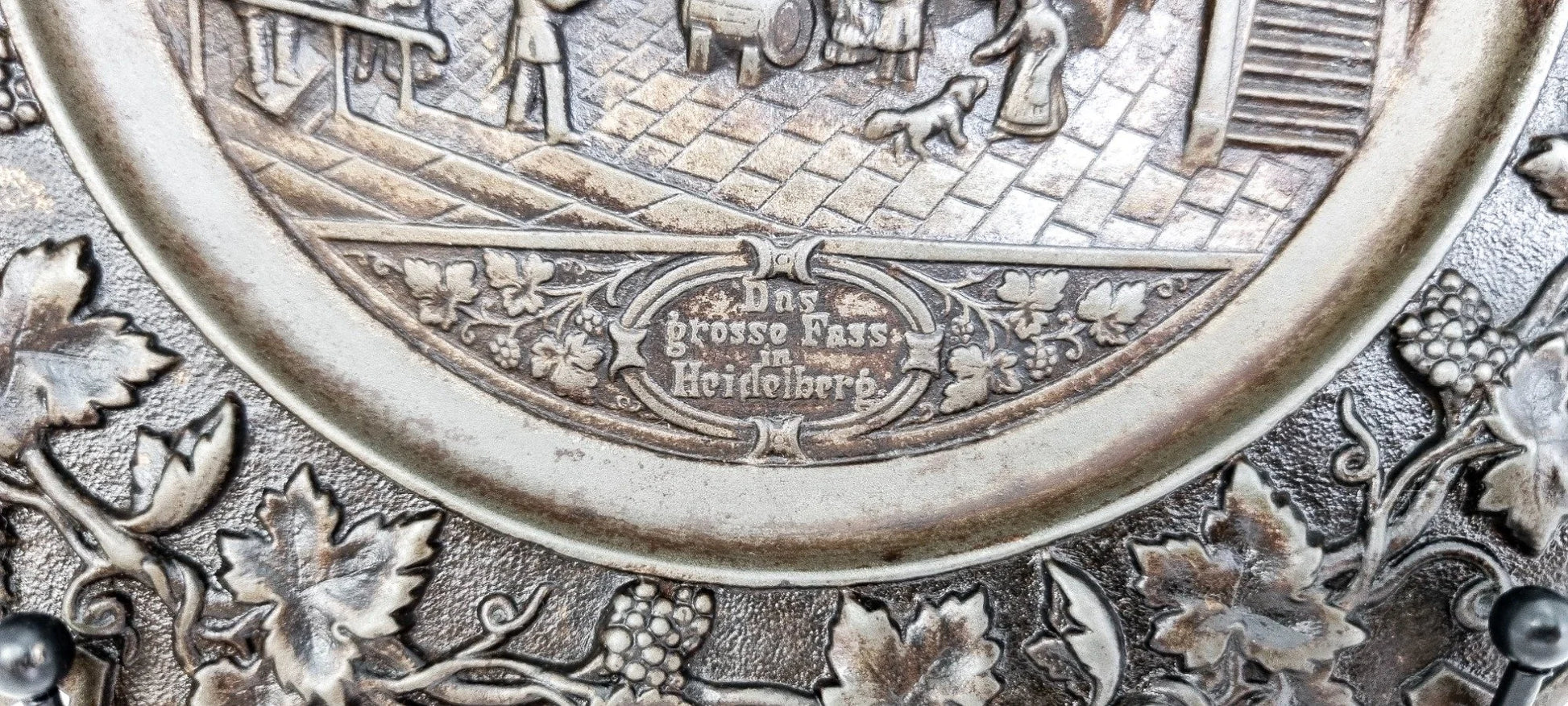 19th century "Das Große Fass im Heidelberger” Tun cast iron souvenir plate