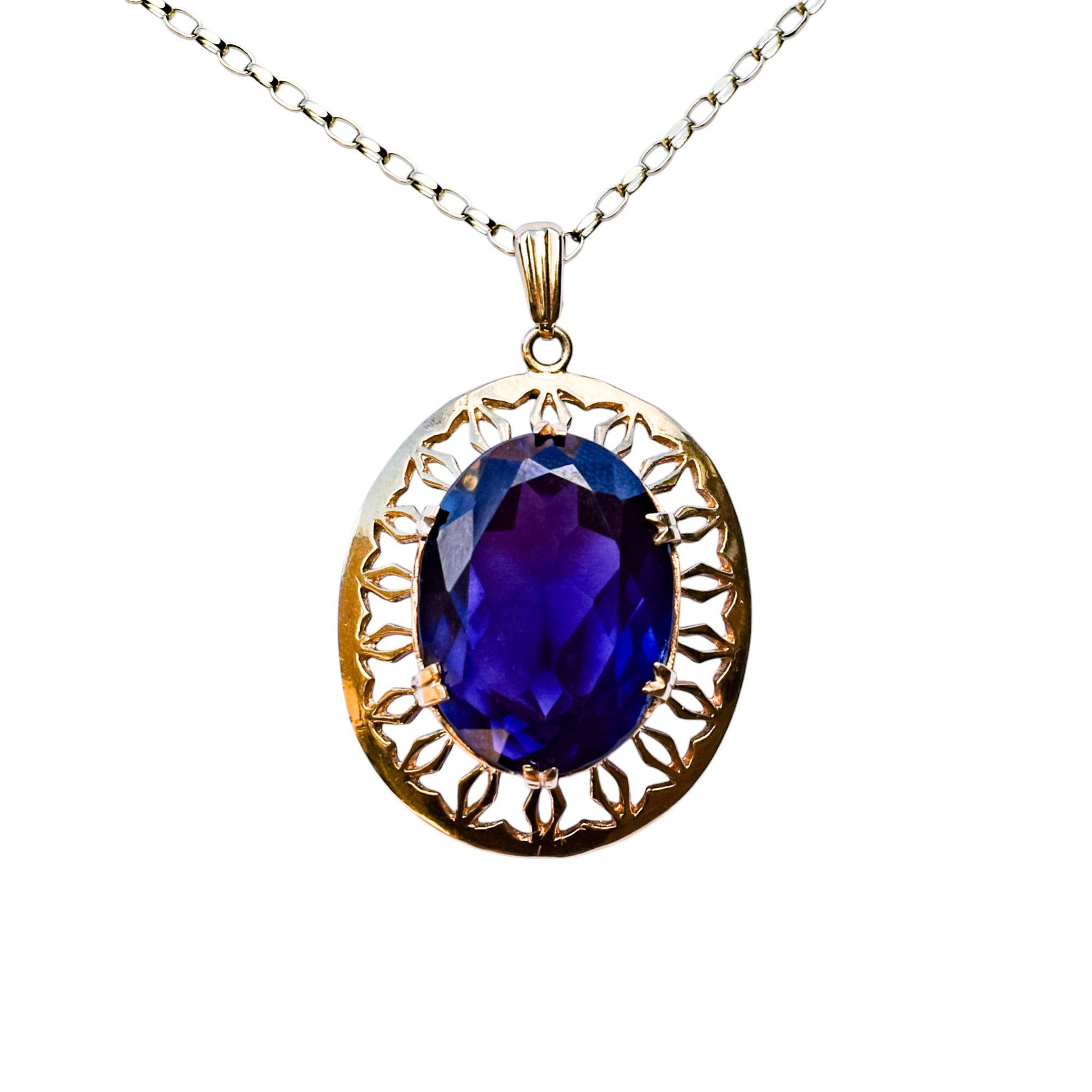 Vintage 9ct gold pendant necklace with 23ct colour-change sapphire, Romantic Revival design, 1970
