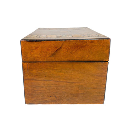 Victorian Tunbridge Ware walnut keepsake box inlaid with marquetry and lined with silk