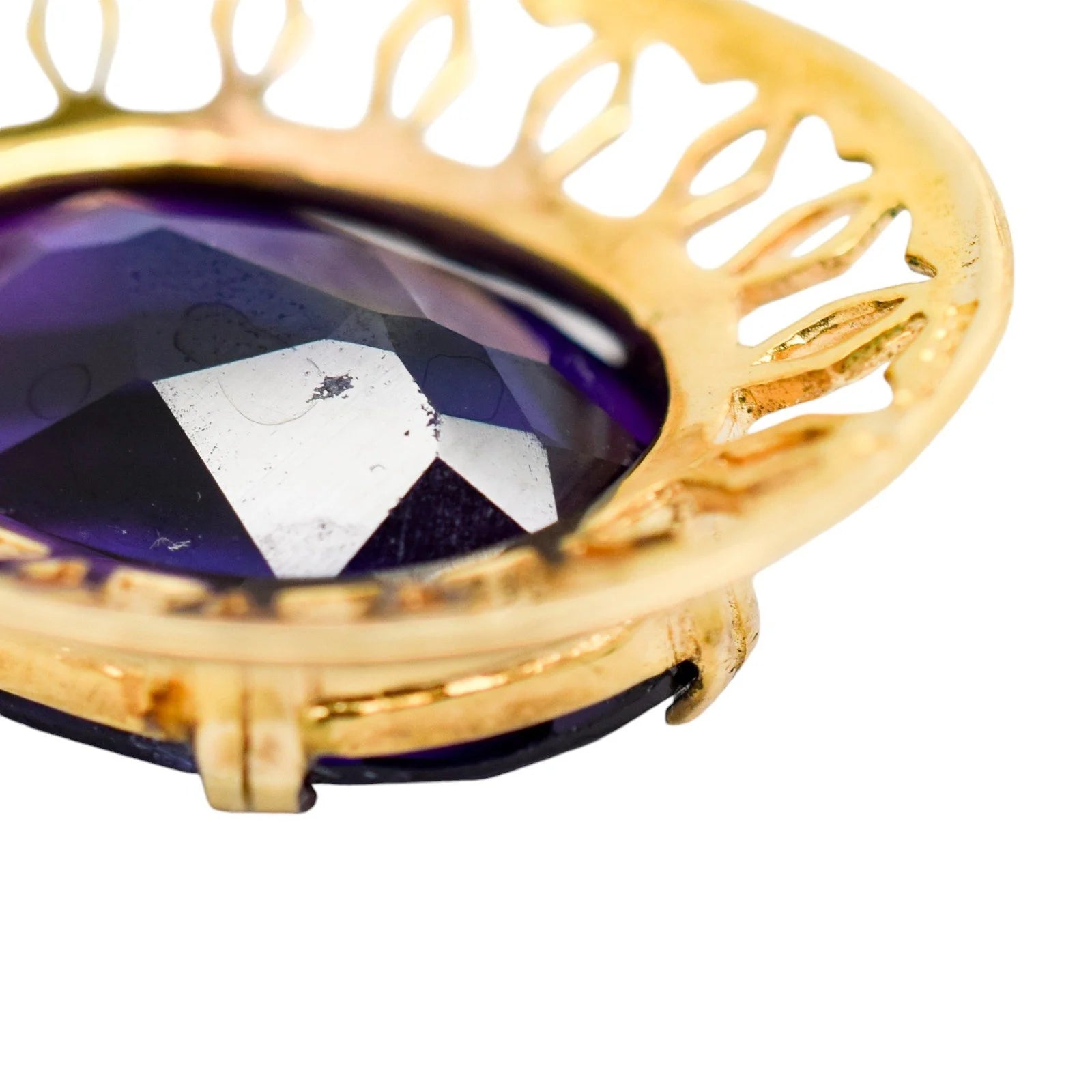 Vintage 9ct gold pendant necklace with 23ct colour-change sapphire, Romantic Revival design, 1970
