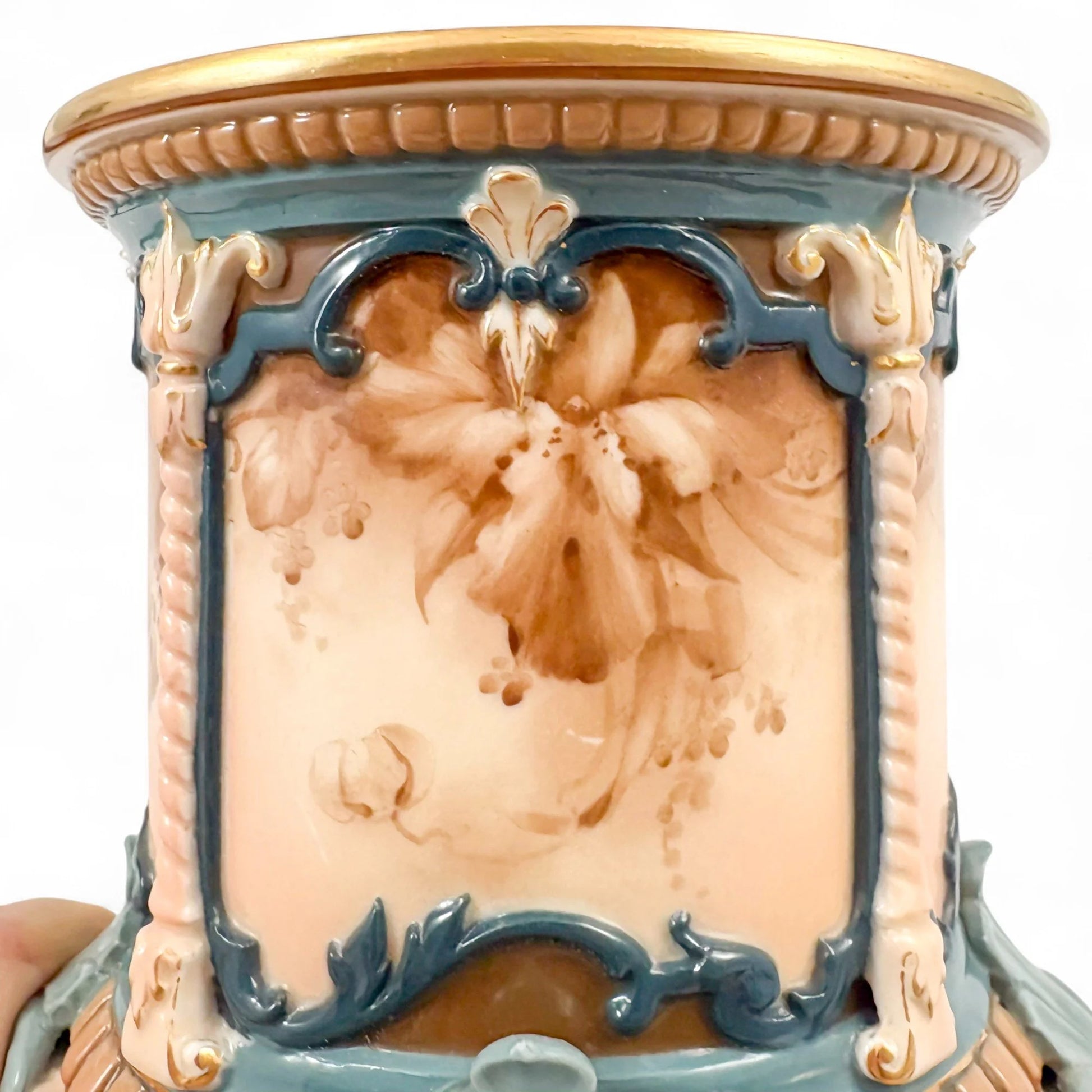 Hadley’s Worcester faience jardinière, late 19th century