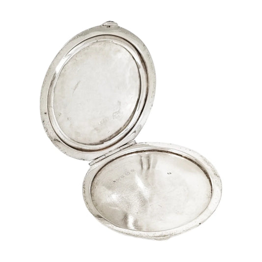 Art Deco sterling silver engine-turned powder compact case, vacant cartouche
