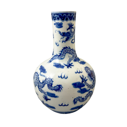 Chinese Guangxu period Kangxi revival blue and white dragon bottle porcelain vase