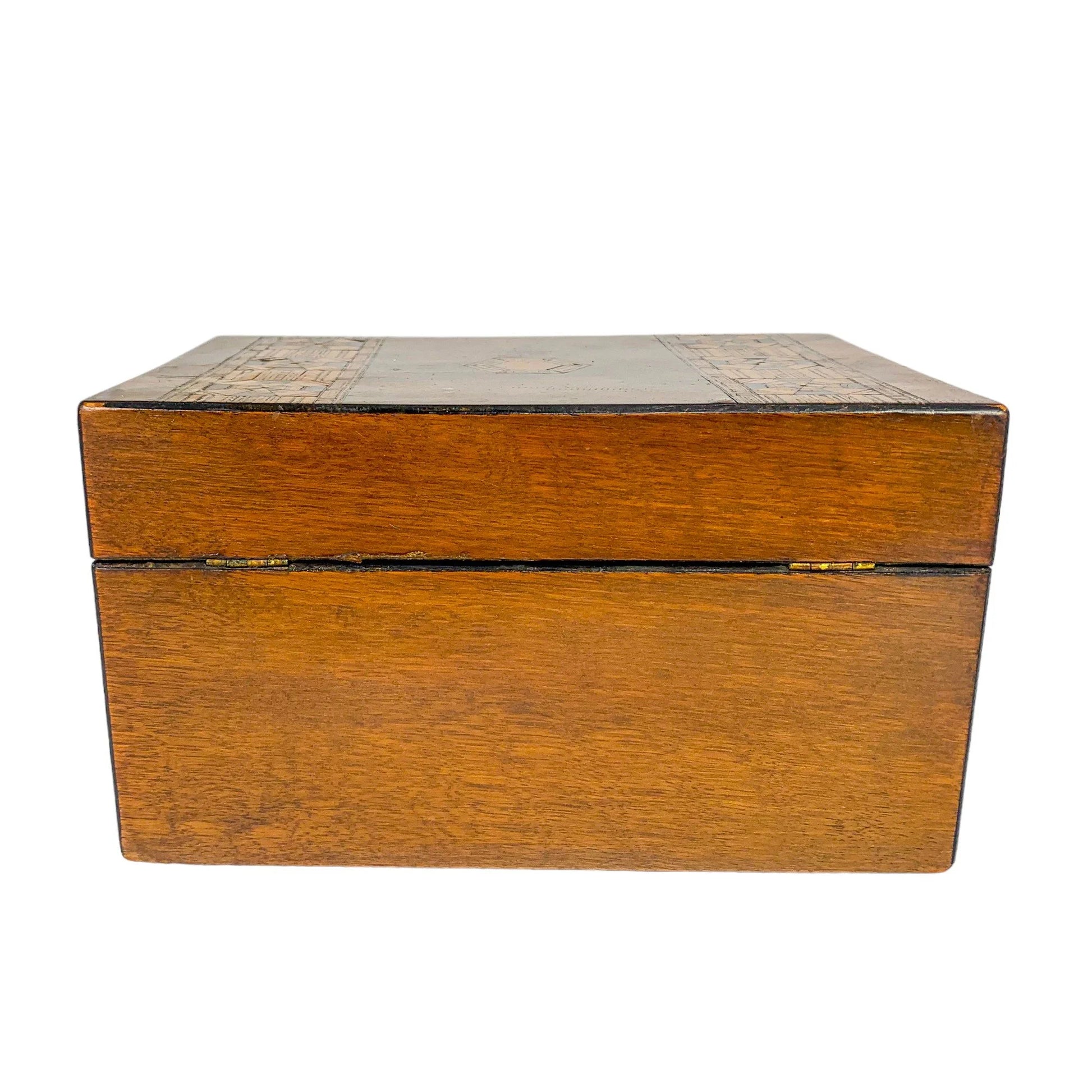 Victorian Tunbridge Ware walnut keepsake box inlaid with marquetry and lined with silk