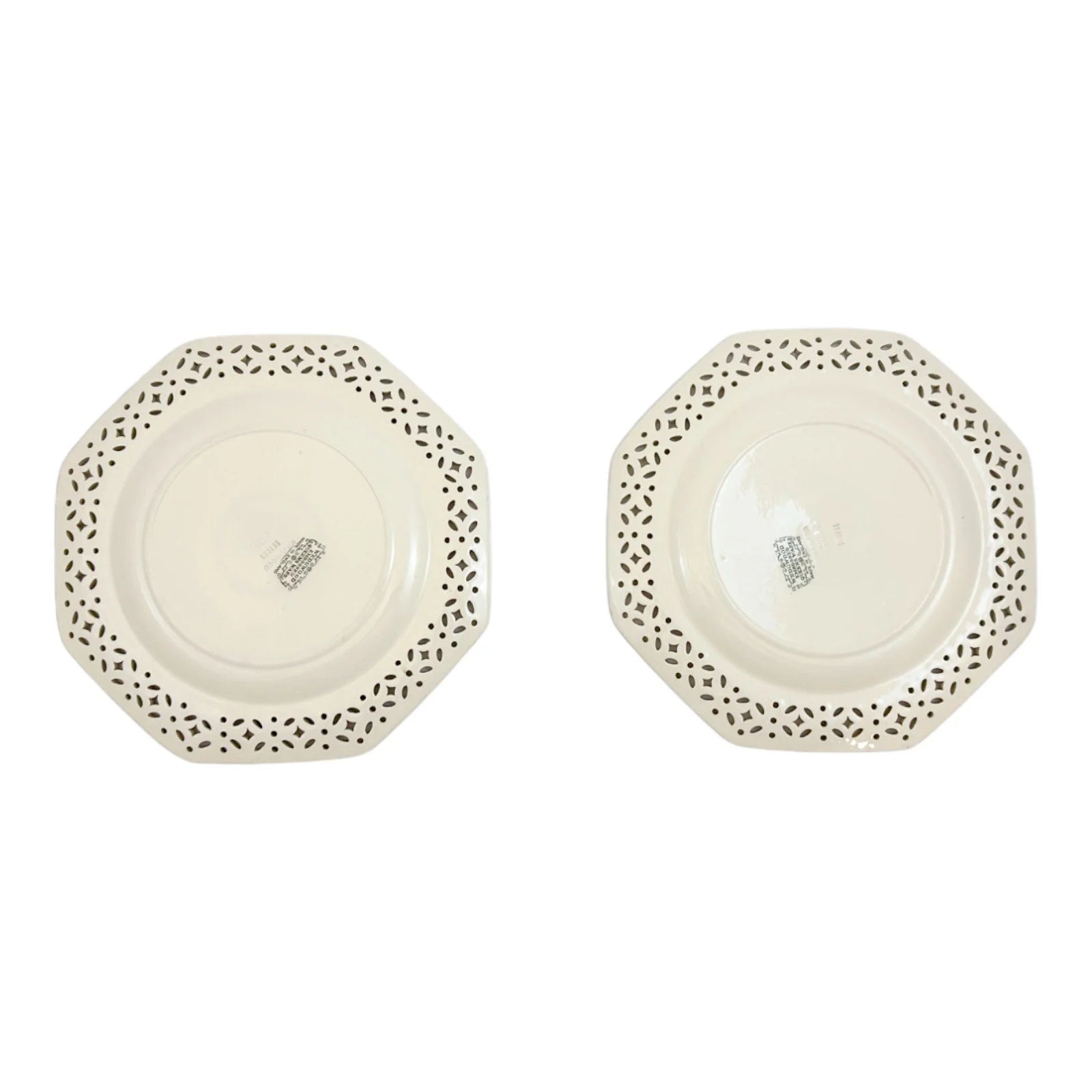 Pair of mid-Victorian Wedgwood Queen's Ware porcelain Neoclassical octagonal plates