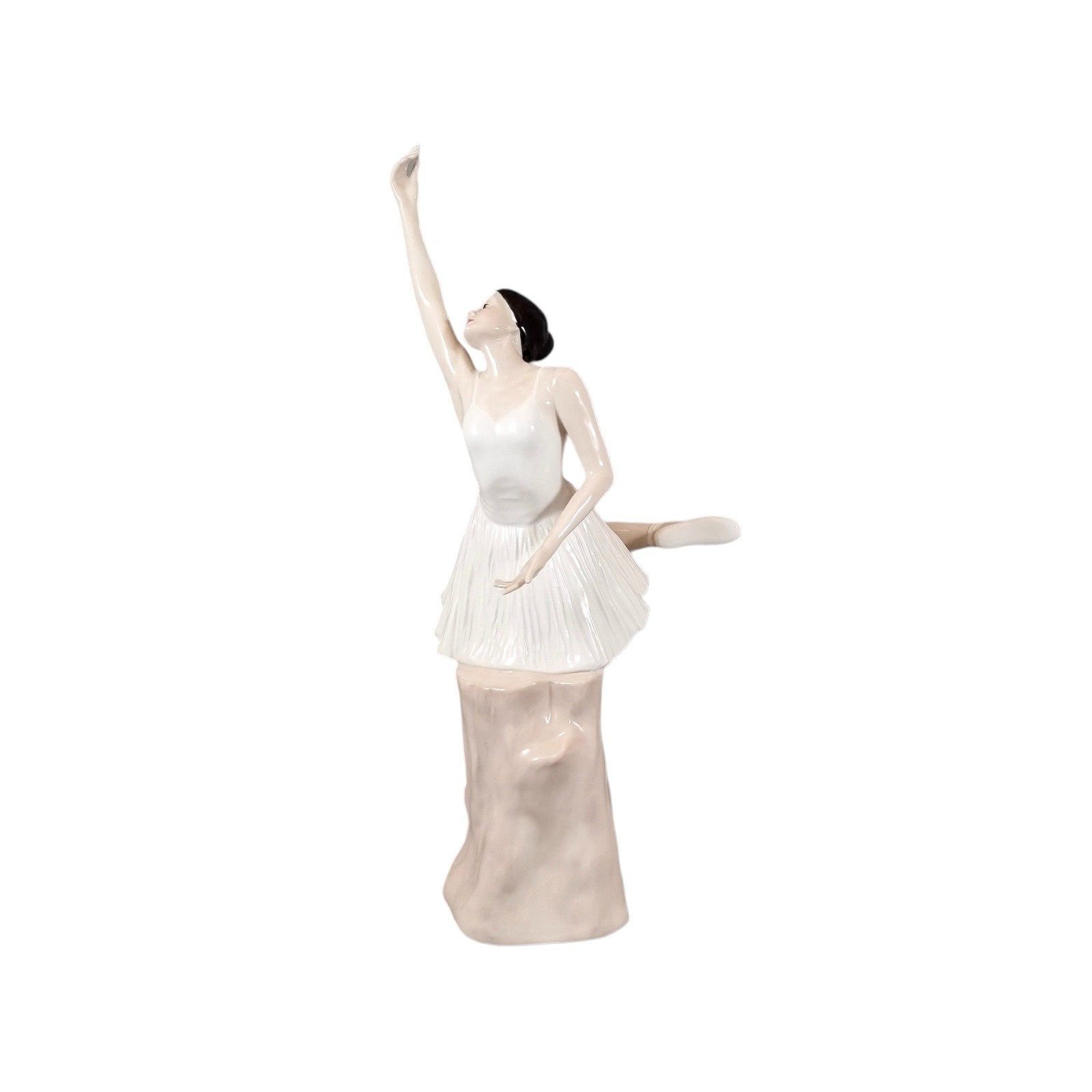 Boxed Royal Doulton porcelain figurine, Reflections “Ballerina” HN3197