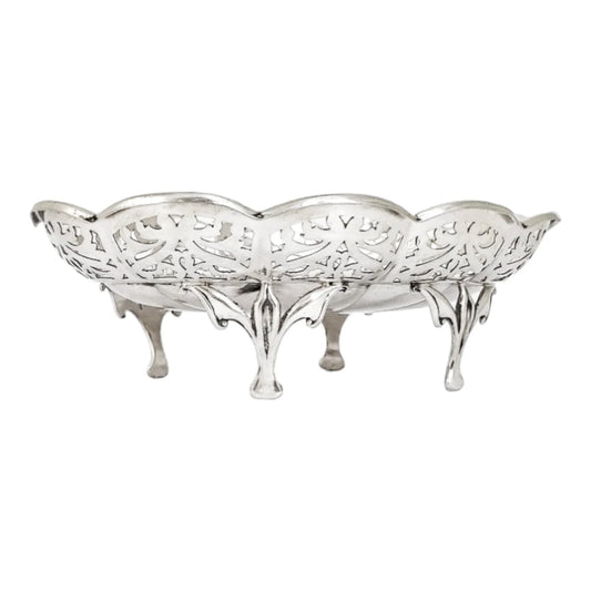 Art Nouveau sterling silver oval bonbon basket snack bowl on cast feet, pierced with scrolls