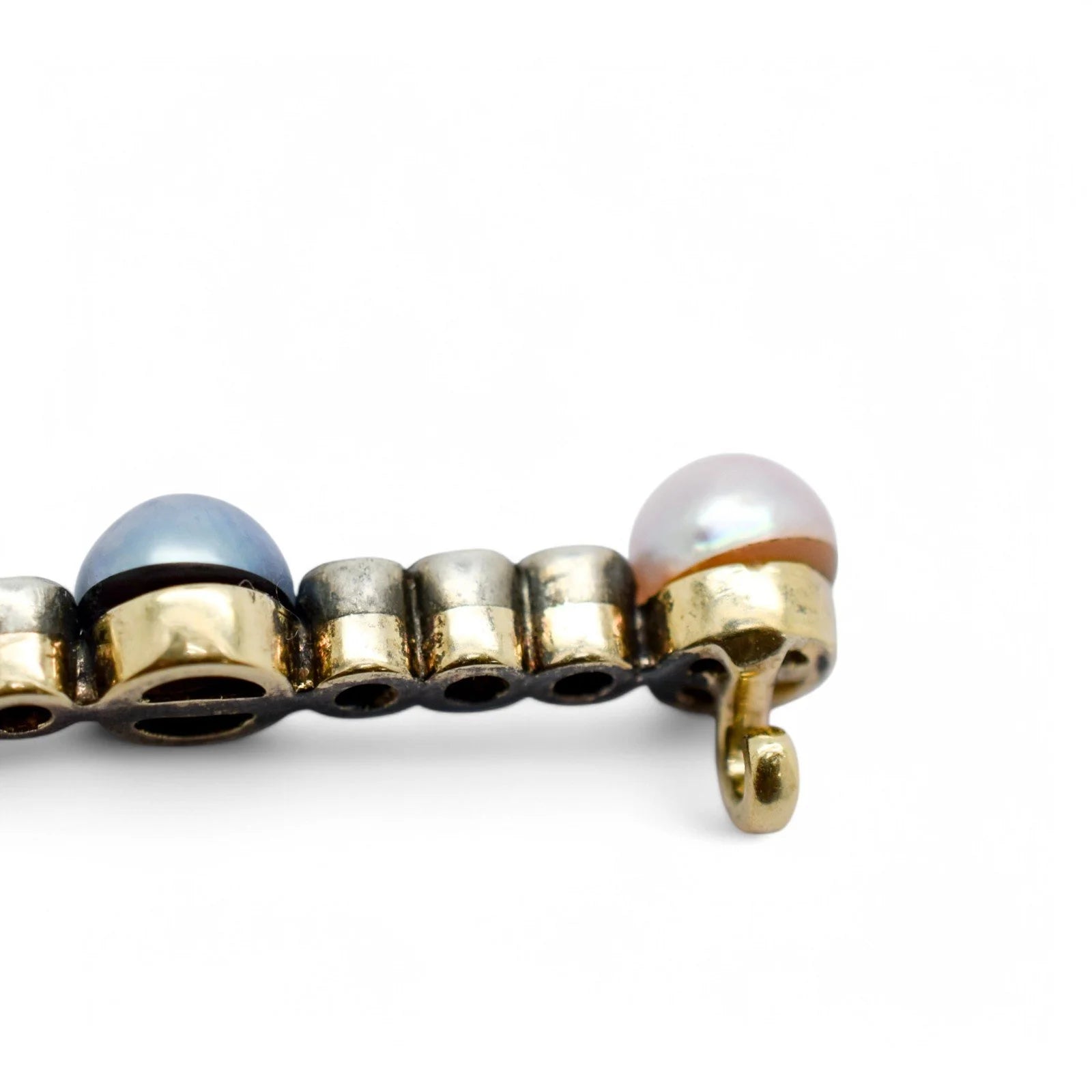 Belle Époque style 14 kt gold brooch set with Old European cut diamonds and pearls