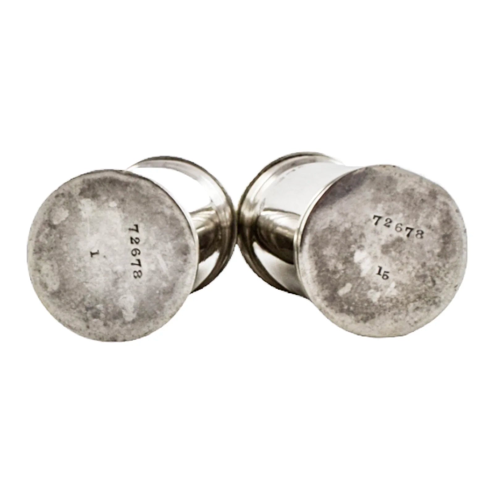 Pair of Victorian sterling silver pepper salt shakers with ribbed girdles