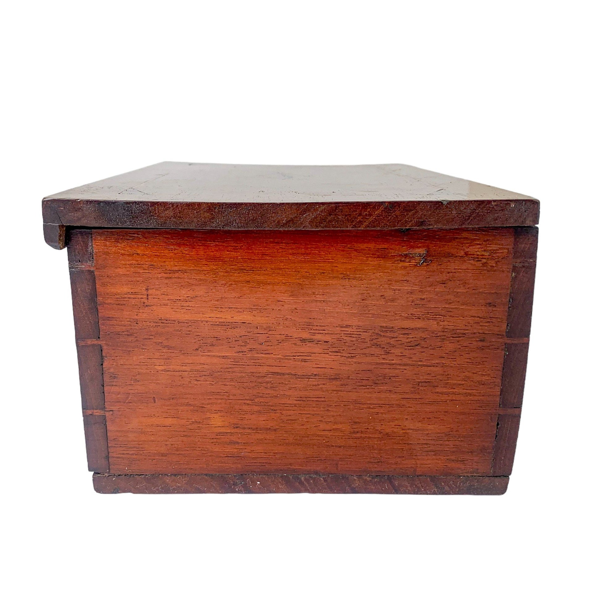 Large Victorian mahogany work box / jewellery chest with rhombus design to lid