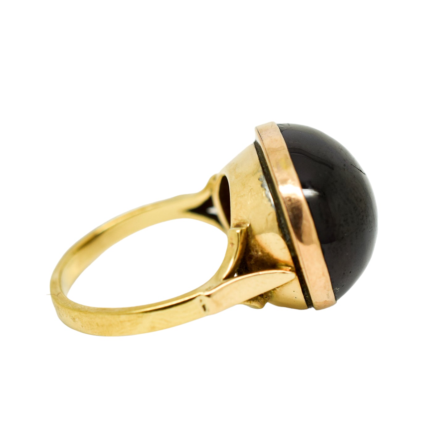 Victorian 9ct yellow gold 32ct red garnet cabochon statement ring, size M ½