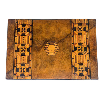 Victorian Tunbridge Ware walnut keepsake box inlaid with marquetry and lined with silk