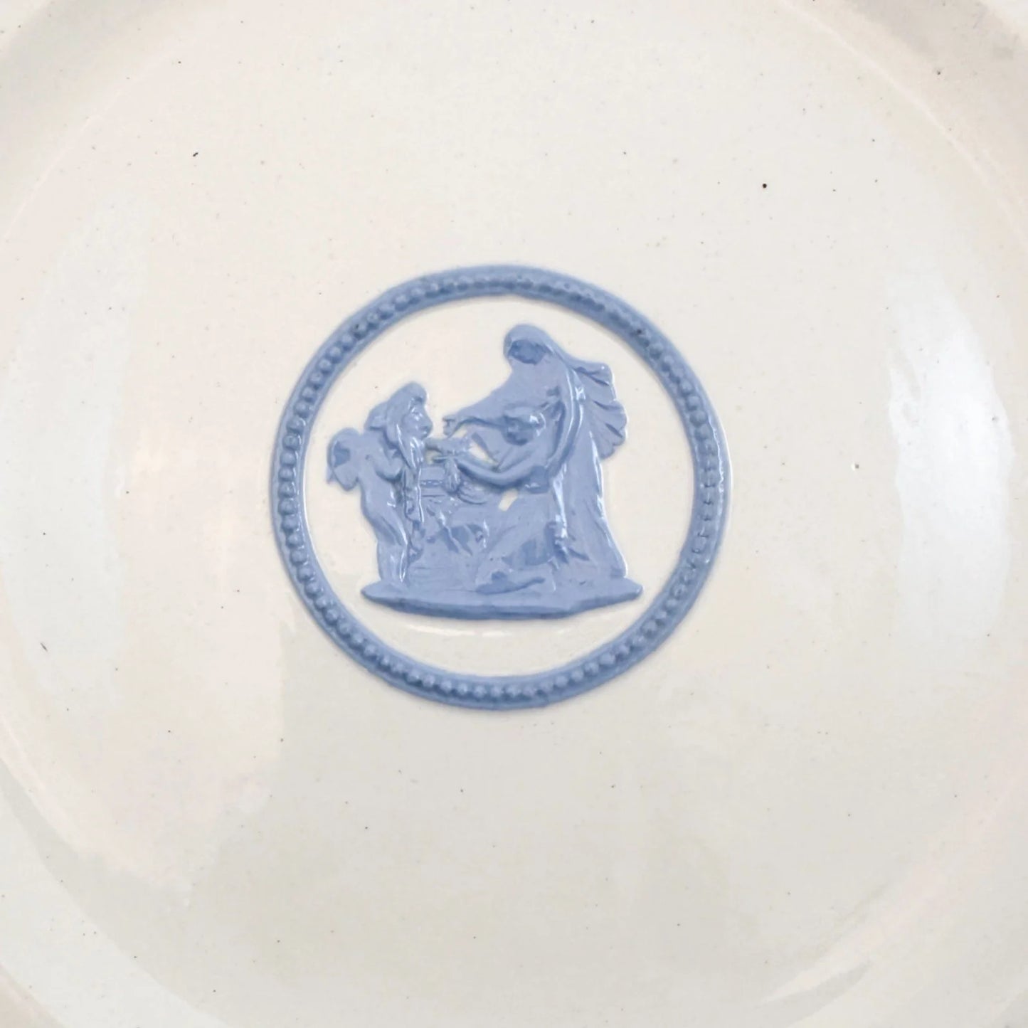 Pair of mid-Victorian Wedgwood Queen's Ware porcelain Neoclassical octagonal plates