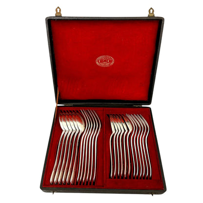1870's silver plated Christofle Housewife 24 piece cutlery set for 6 persons in original presentation box
