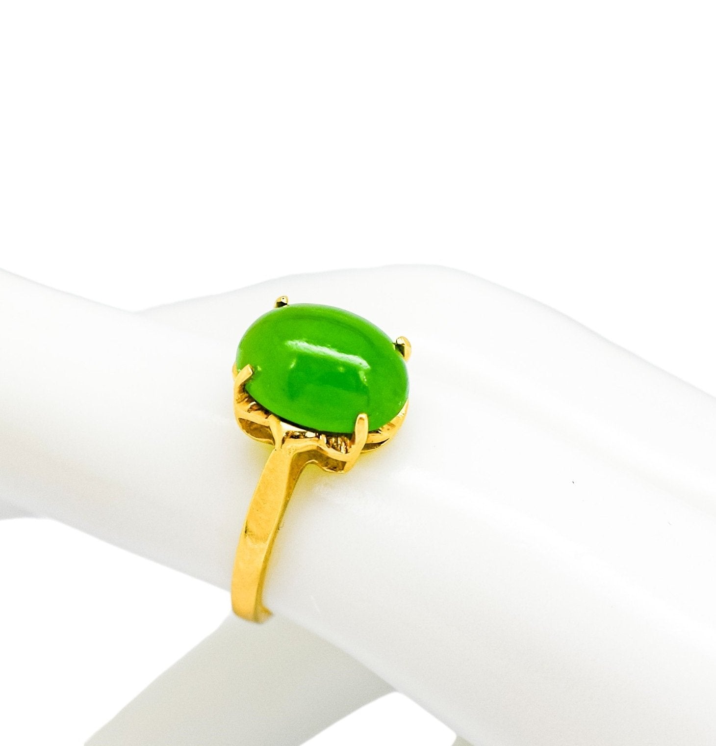 Art Deco 10k yellow gold 3.6ct green jade cabochon cocktail ring