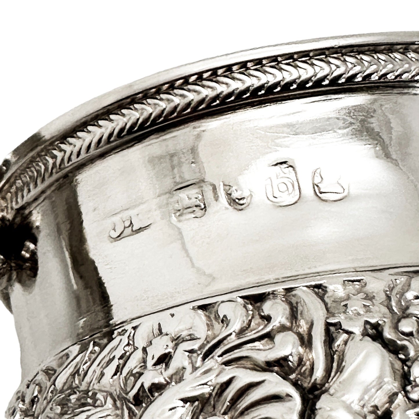 William IV Joseph Angell sterling silver lady’s mug / Christening cup 1817