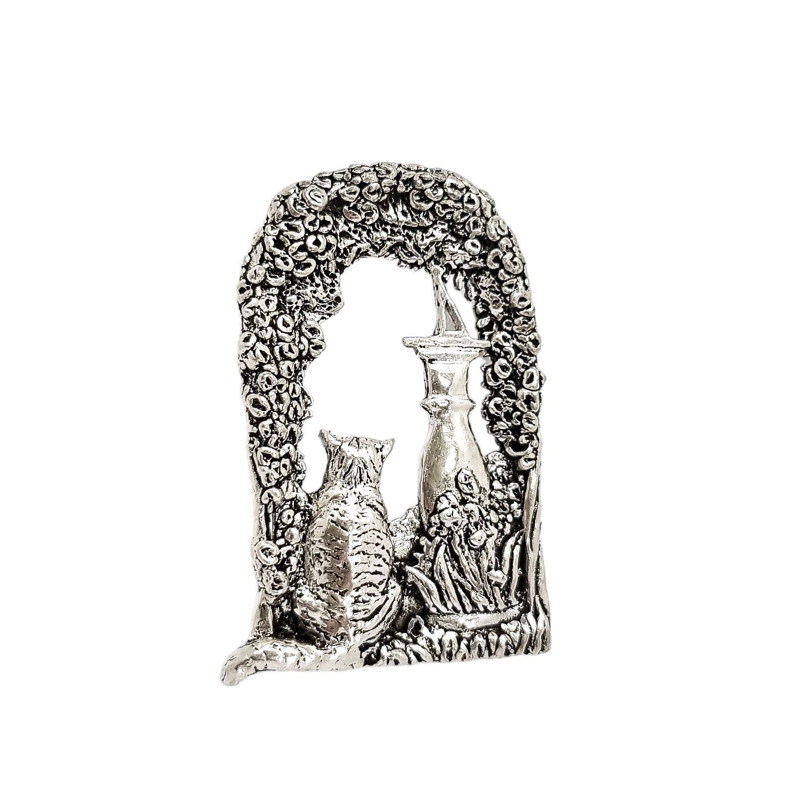 Vintage MASJ cat in window novelty statement brooch