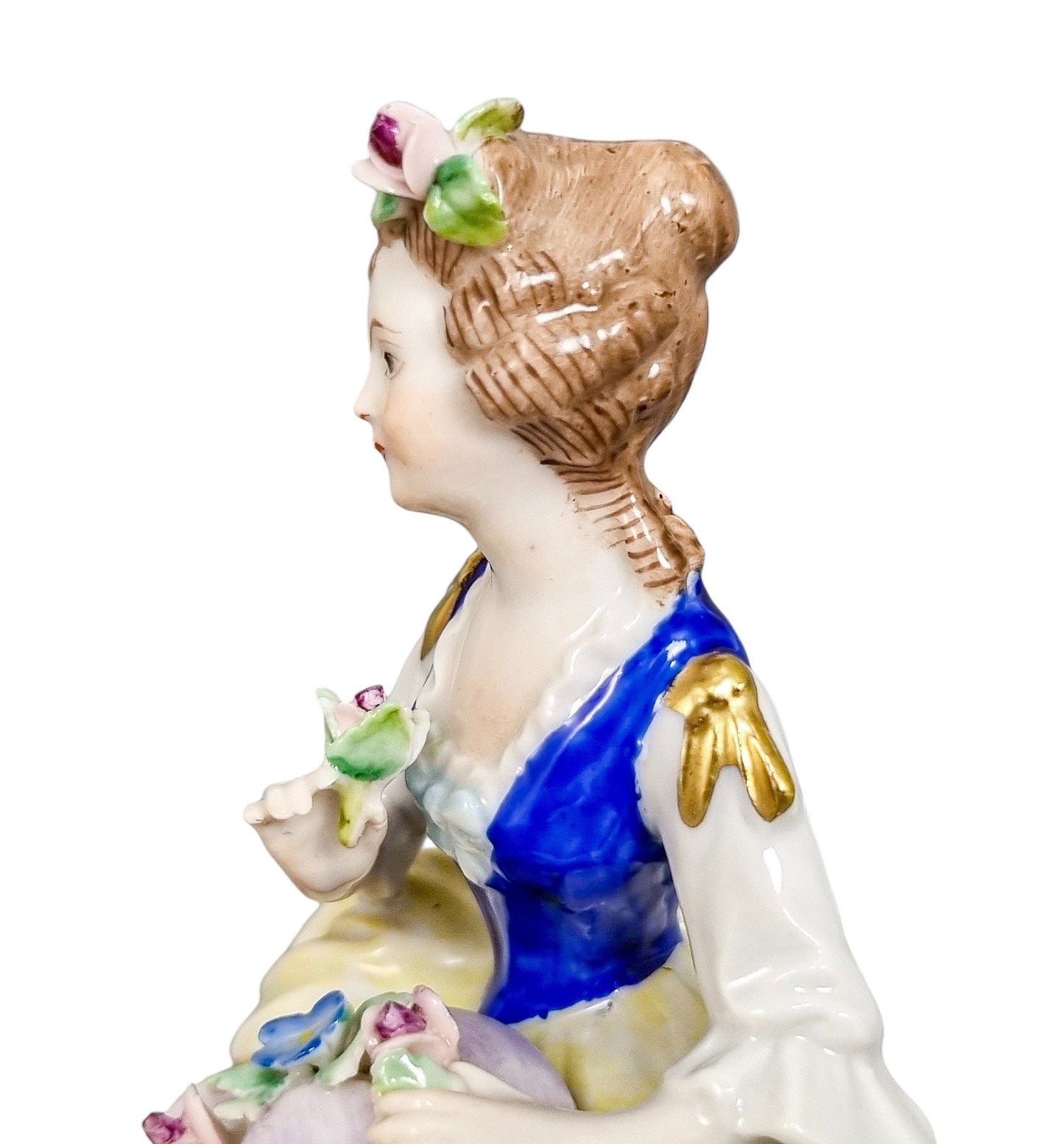 Sitzendorf porcelain figurine young girl with flower hat on tree stump