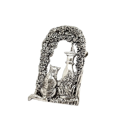 Vintage MASJ cat in window novelty statement brooch