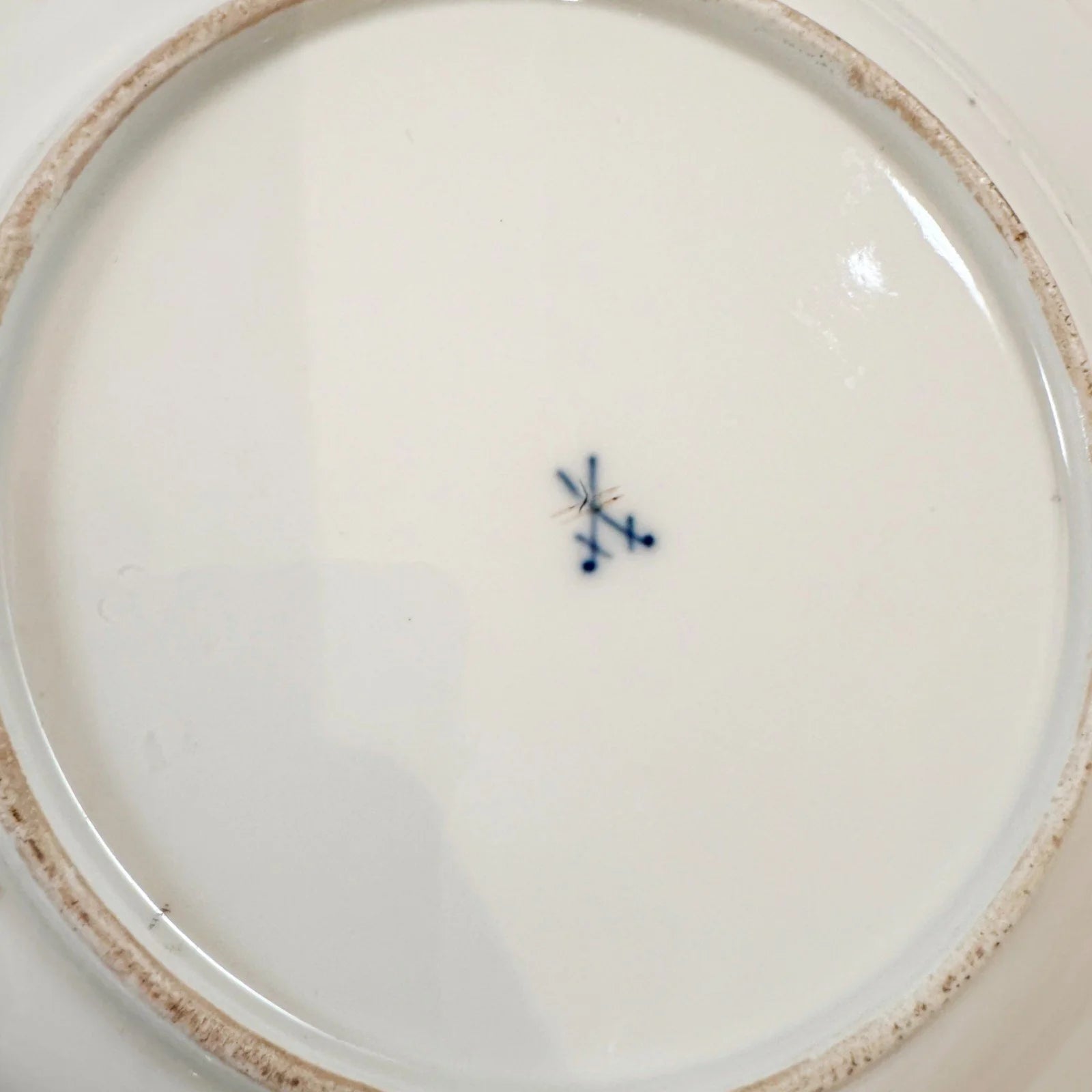 Late 19th century Meissen porcelain plate of courting couple in Medieval dress