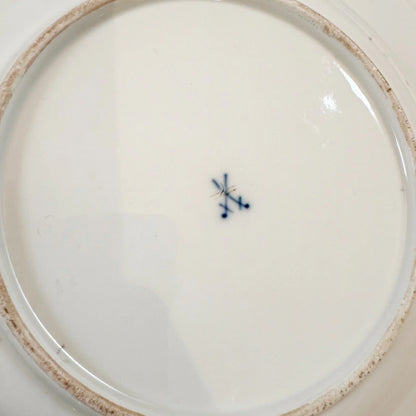 Late 19th century Meissen porcelain plate of courting couple in Medieval dress
