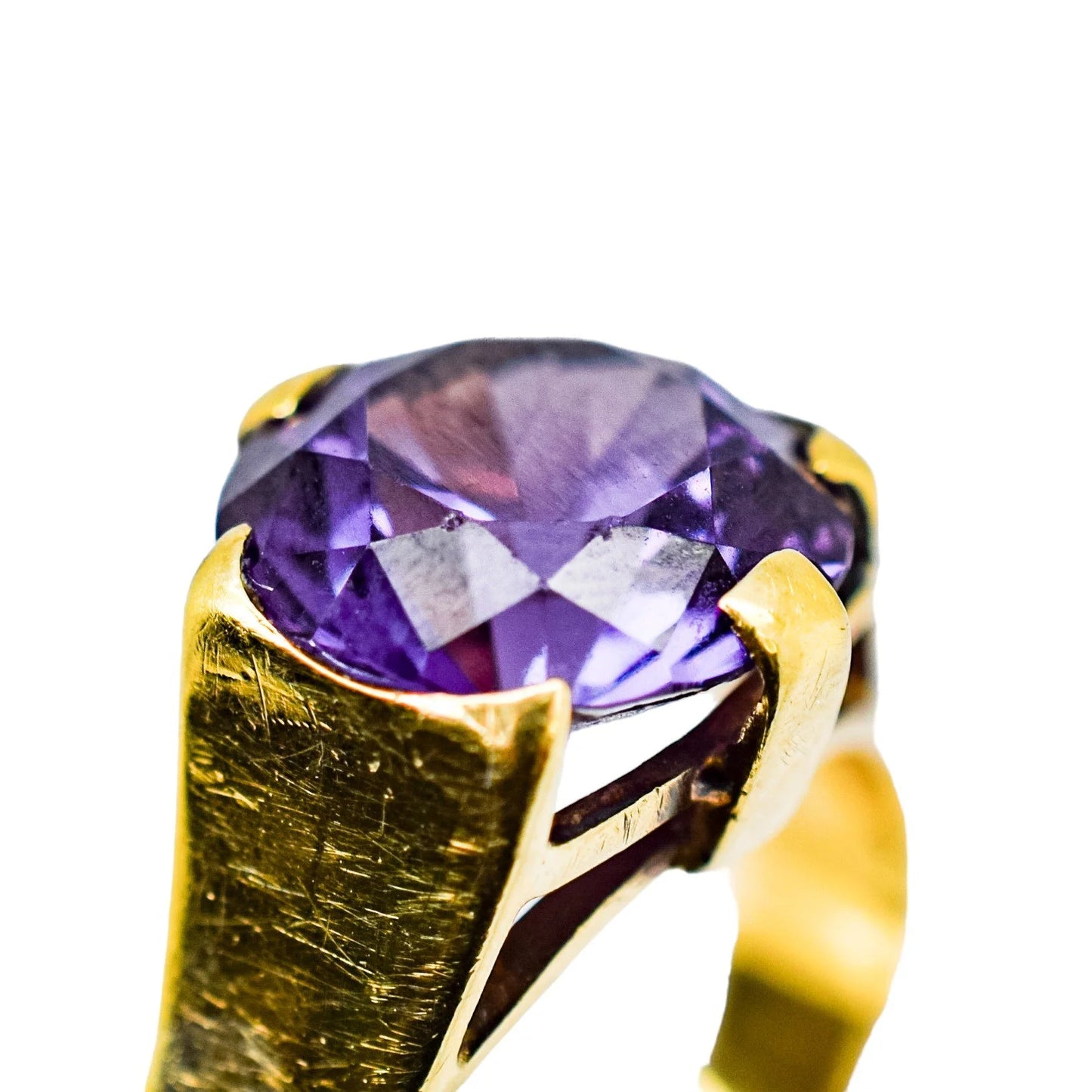 Vintage 9k yellow gold 4.8ct alexandrite sapphire colour-change statement ring, size N