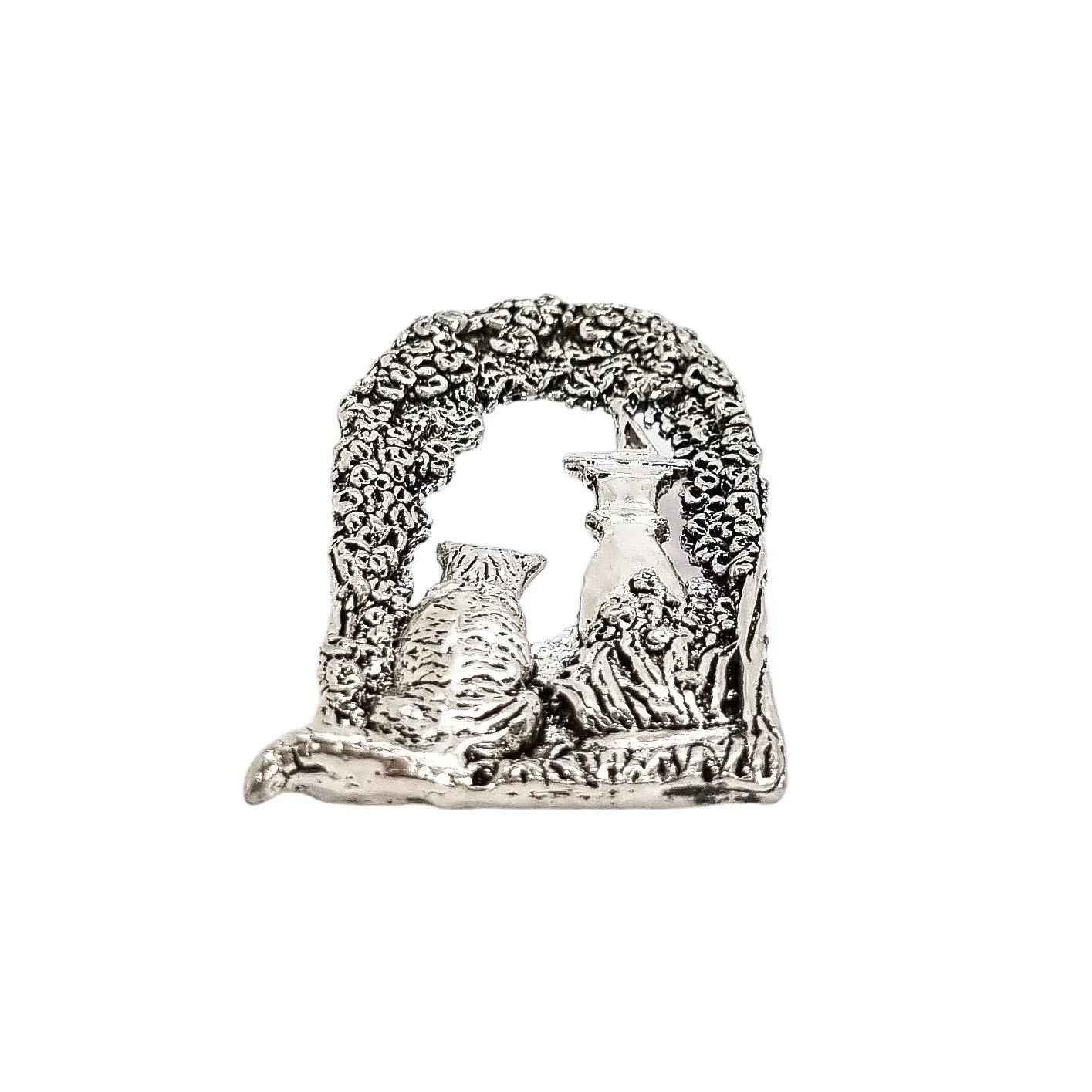 Vintage MASJ cat in window novelty statement brooch
