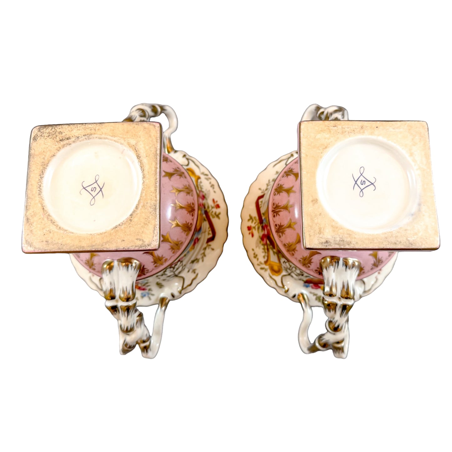 Rococo pair of Sèvres style ceramic blush pink pedestal lidded tureens