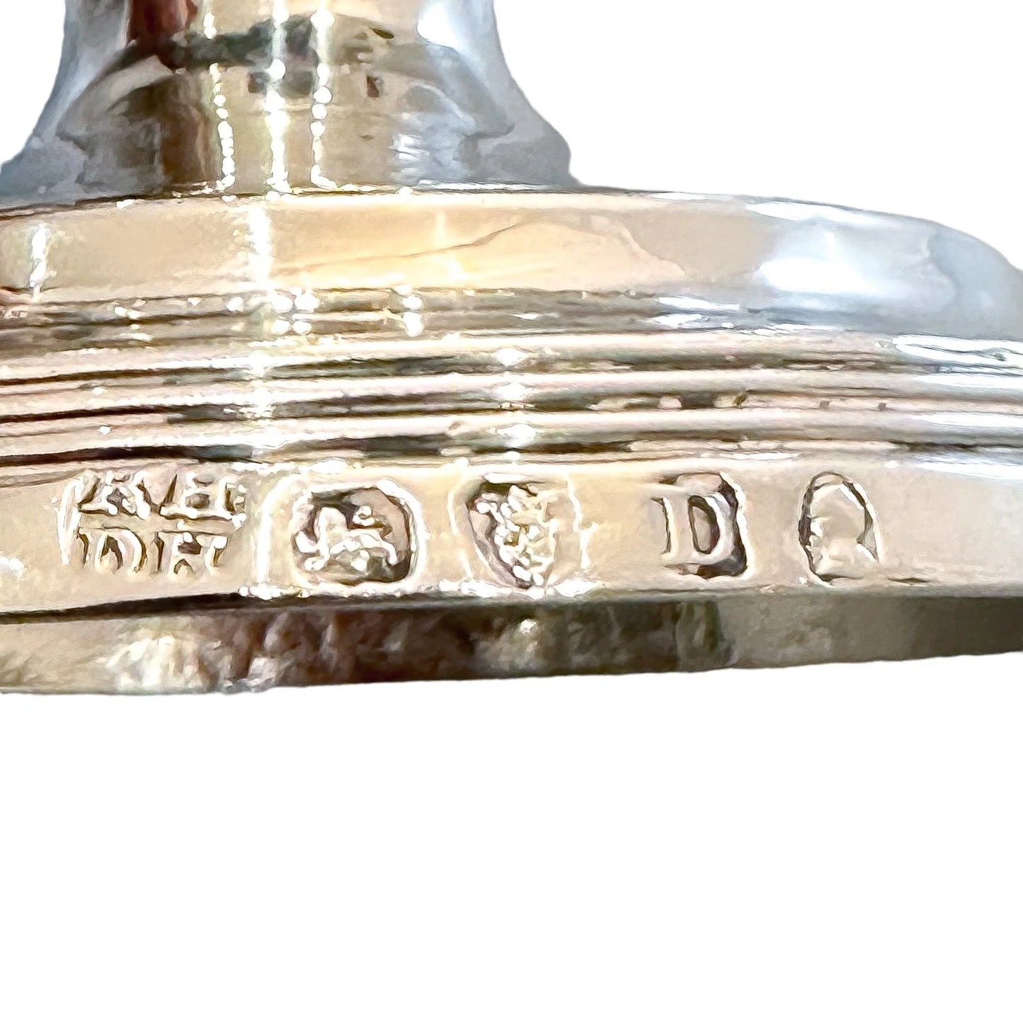 George III sterling silver embossed sweetmeat / sugar bowl, 1709