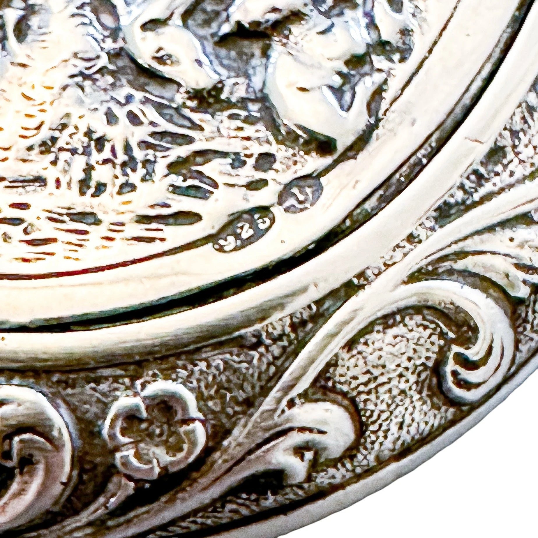 Imported sterling silver Dutch pill / snuff box embossed with cows and sheep