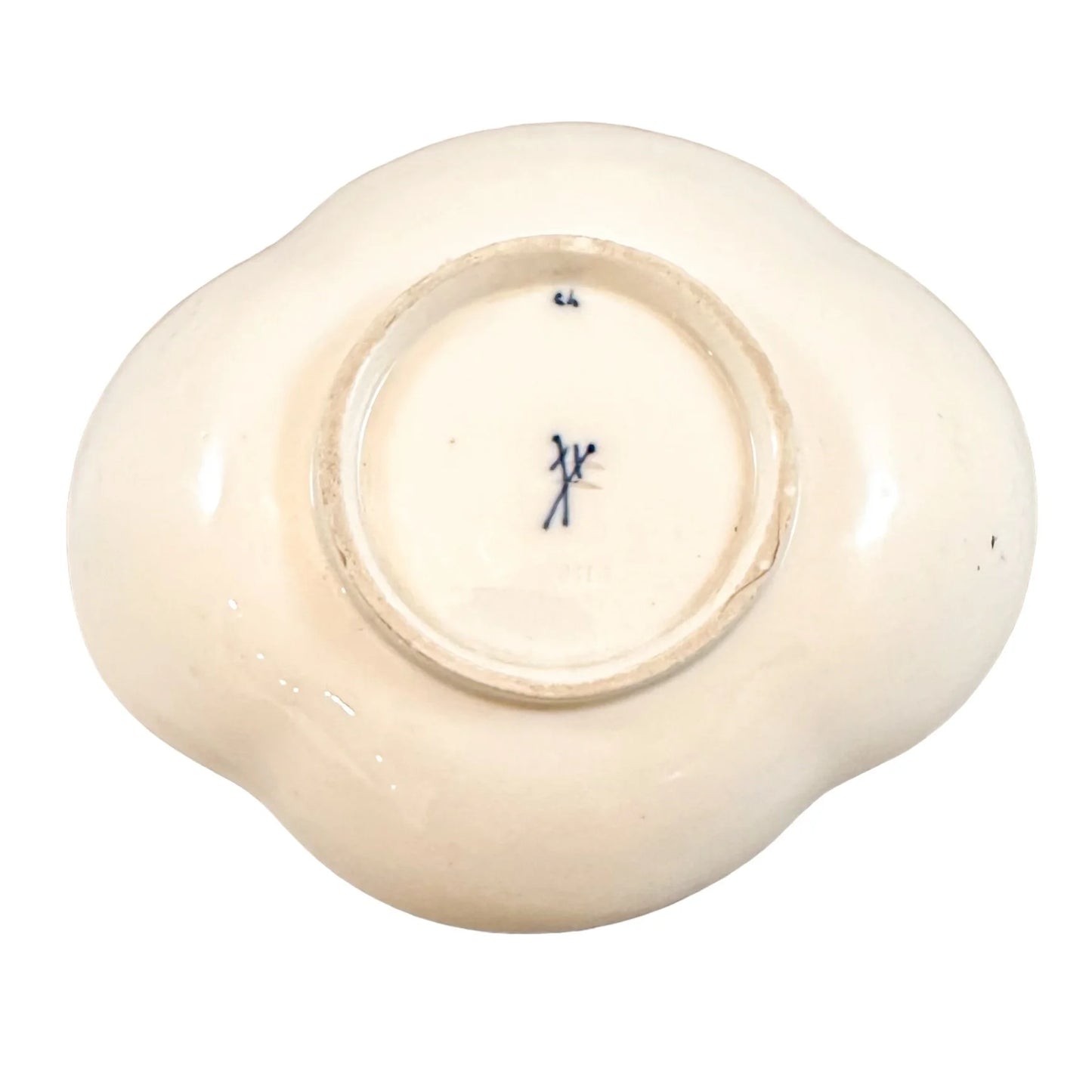 Late 19th century Meissen Zwiebelmuster "Blue Onion" quatrefoil bowl / tea saucer