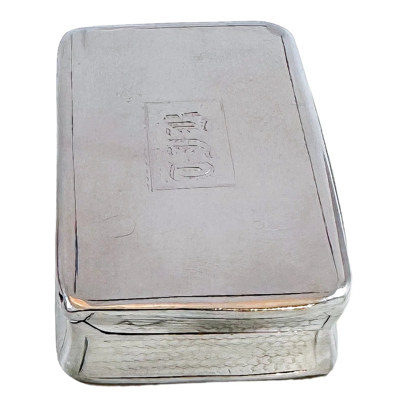 Large mid-Victorian gilt silver snuff box with engine-turned body