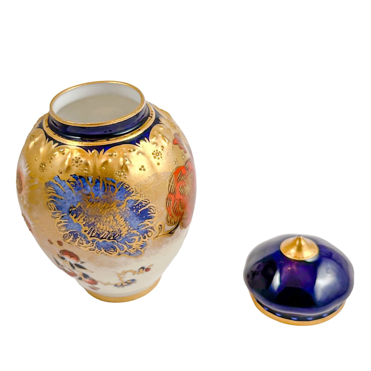 Victorian Royal Crown Derby lidded pot gilded and hand-painted with Imari flowers