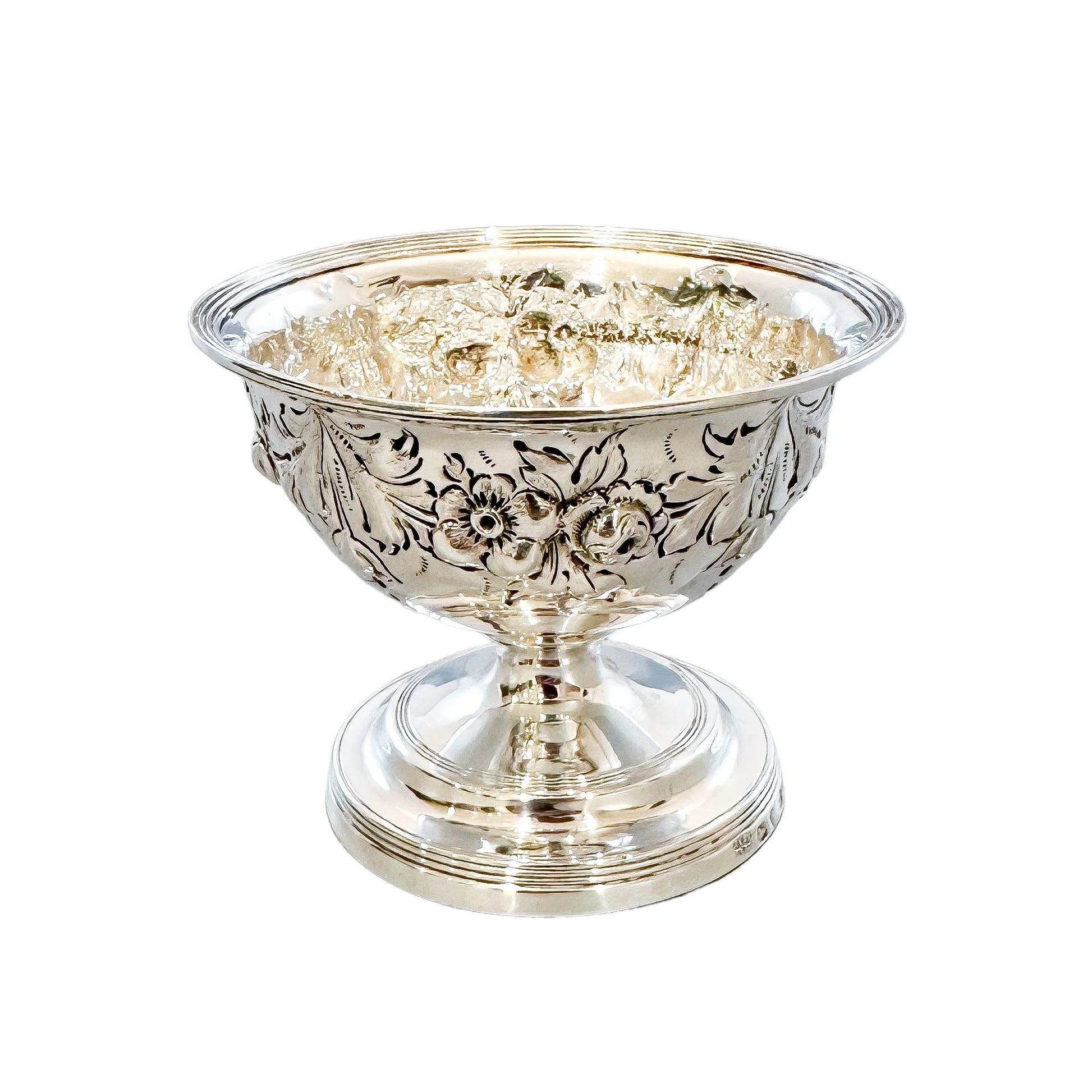 George III sterling silver embossed sweetmeat / sugar bowl, 1709