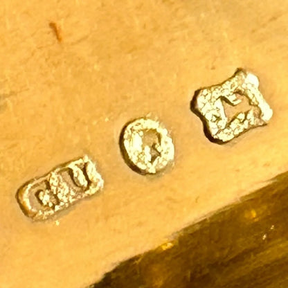 Large mid-Victorian gilt silver snuff box with engine-turned body