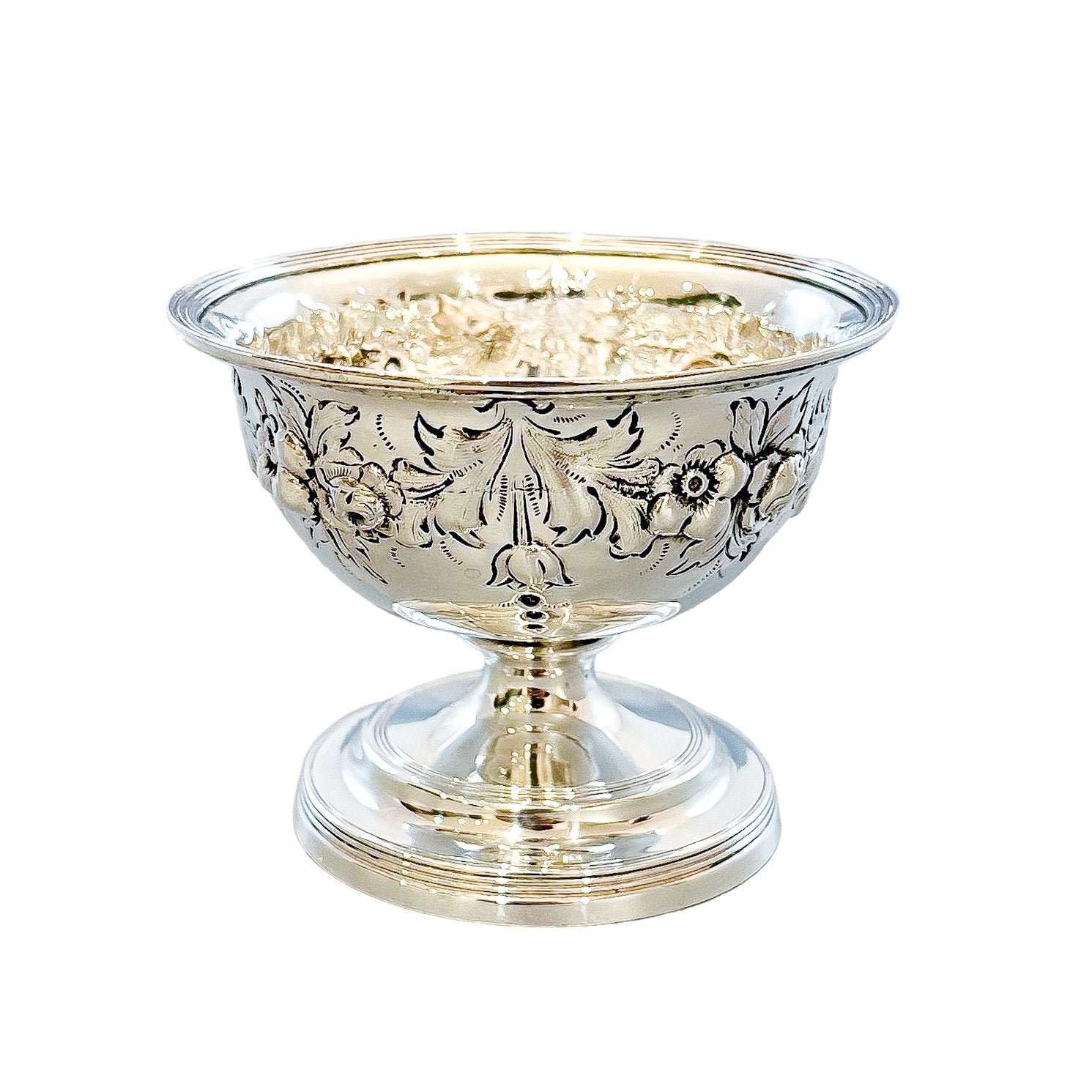George III sterling silver embossed sweetmeat / sugar bowl, 1709