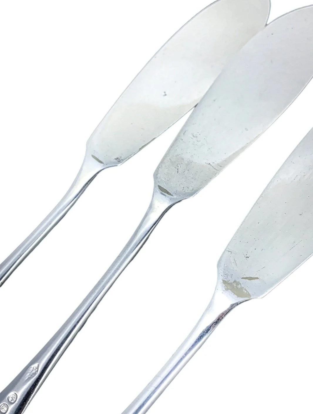 Silver plated Art Nouveau fish cutlery set for 6 people with high-relief scrolls and vacant cartouches