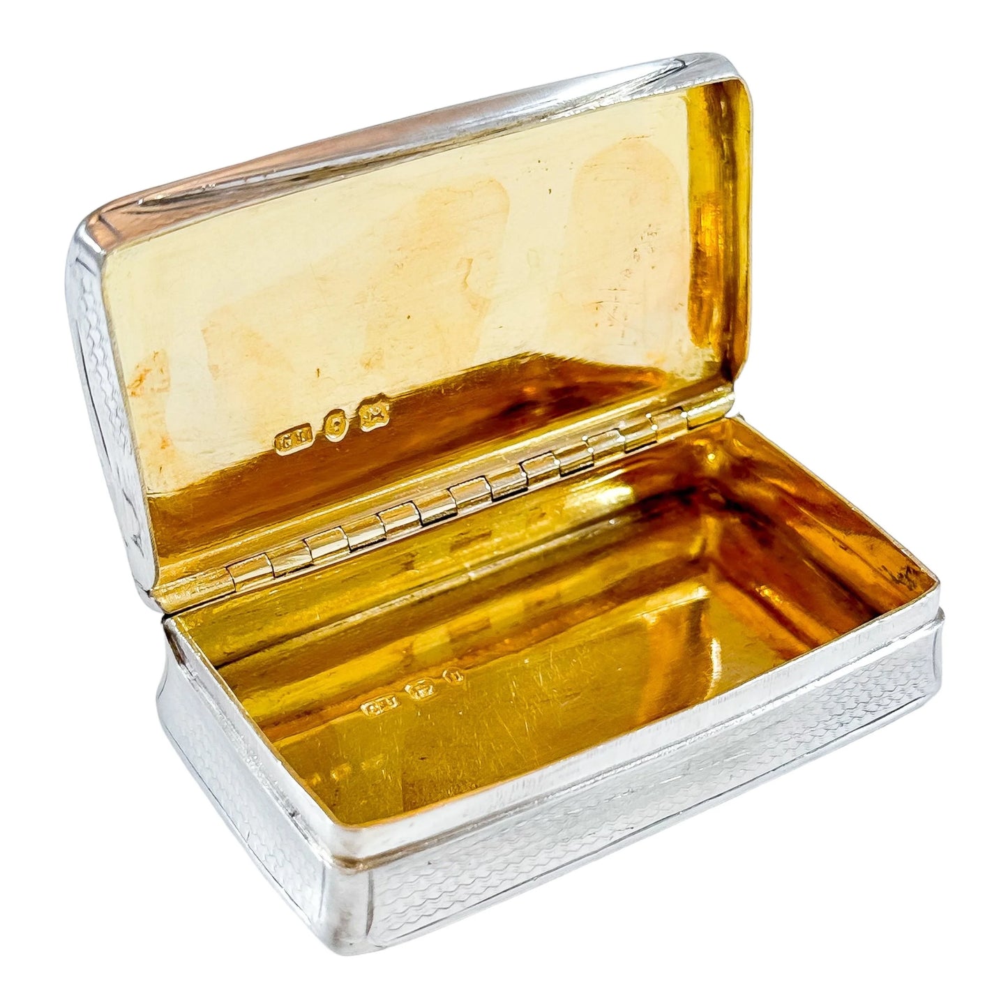 Large mid-Victorian gilt silver snuff box with engine-turned body