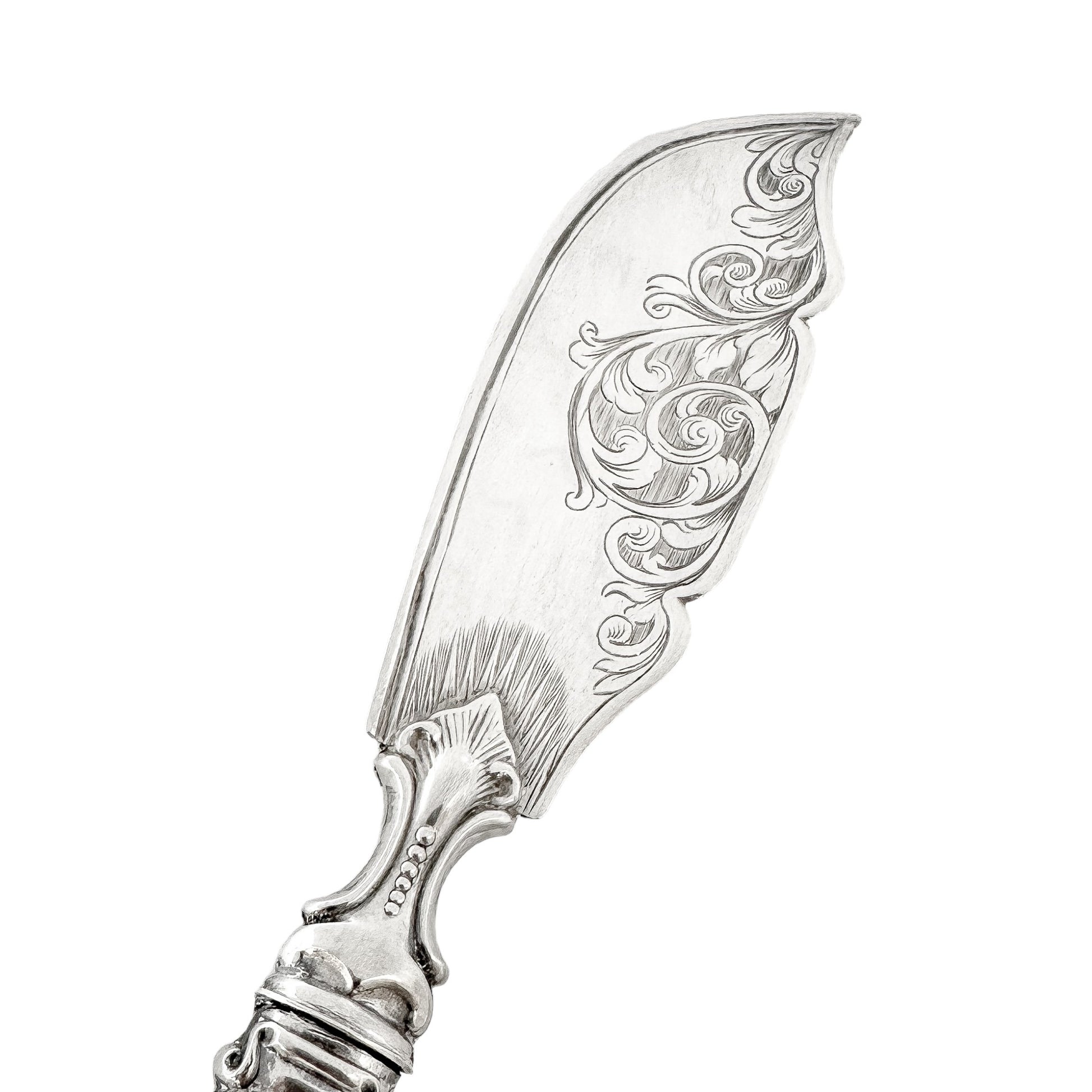 Victorian sterling silver butter knife / caviar spreader with mother of pearl handle
