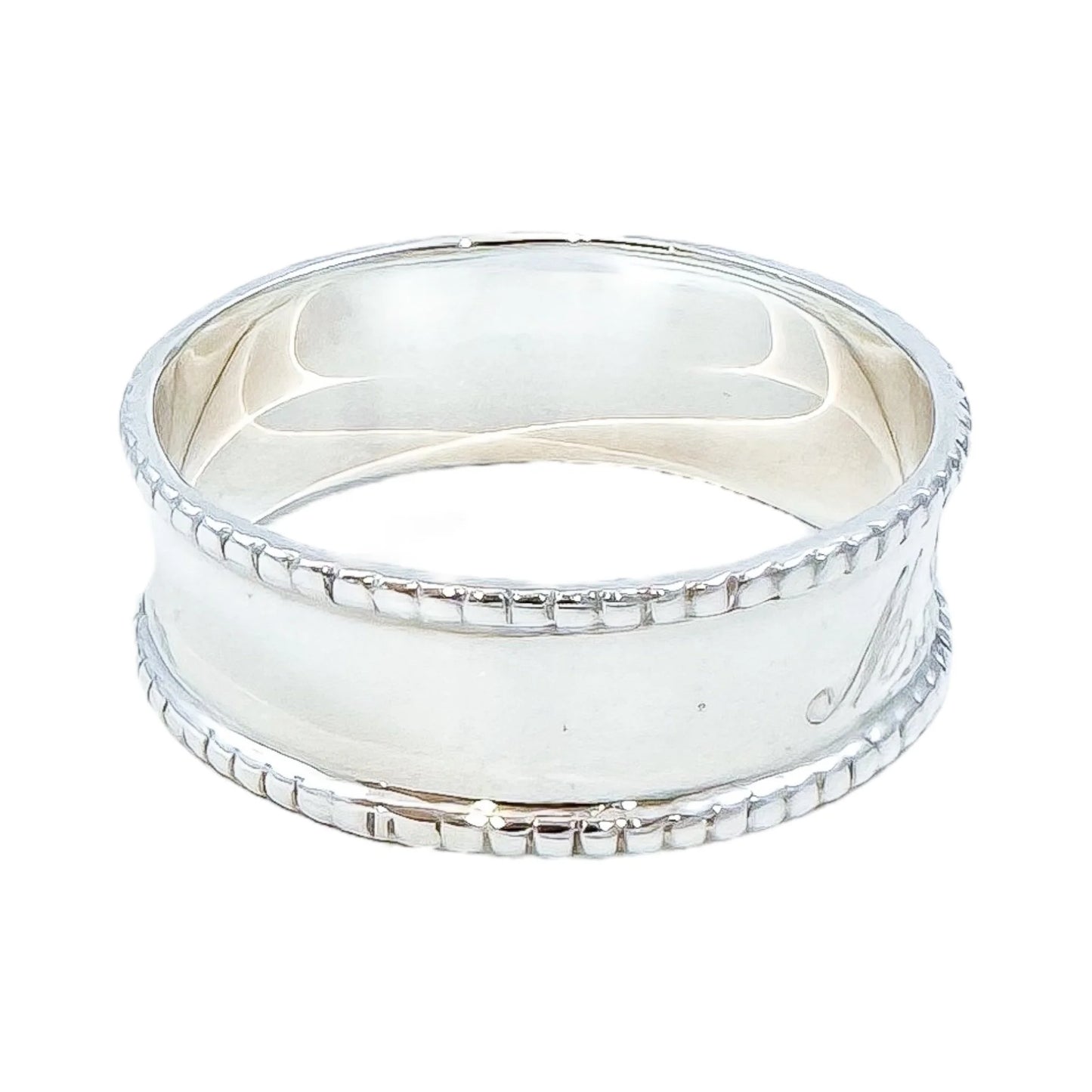 Vintage classic design boxed sterling silver napkin ring with beaded border