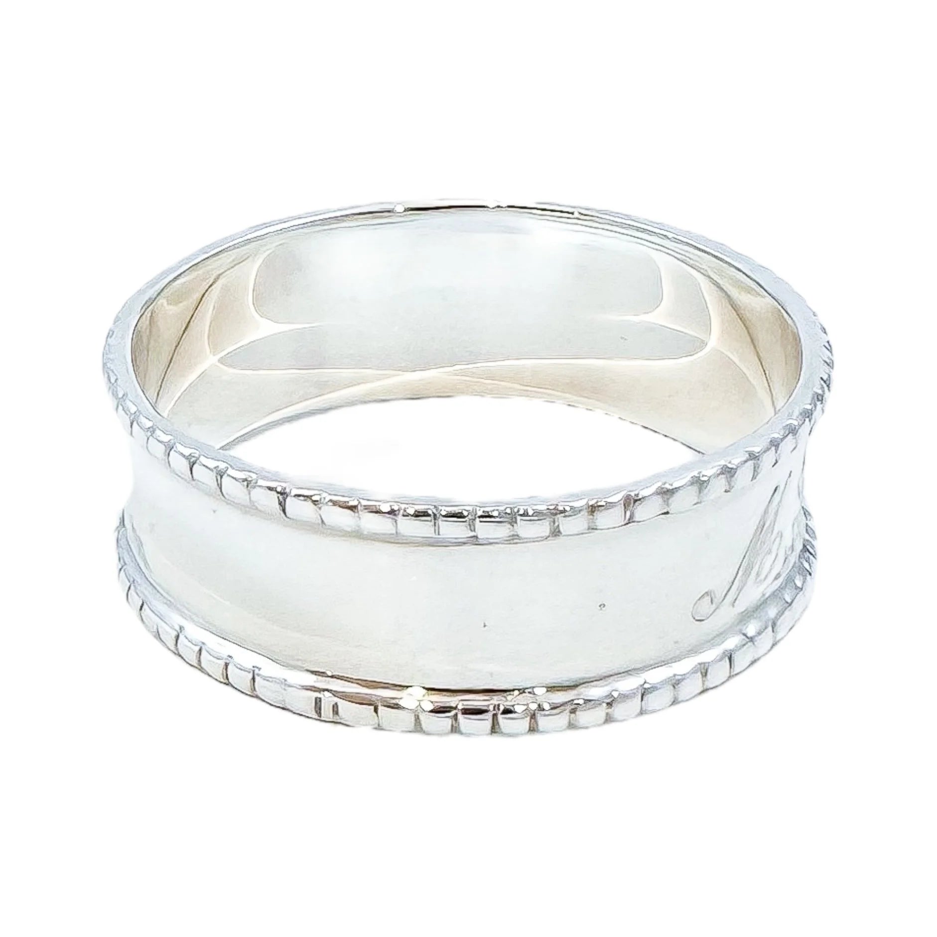 Vintage classic design boxed sterling silver napkin ring with beaded border
