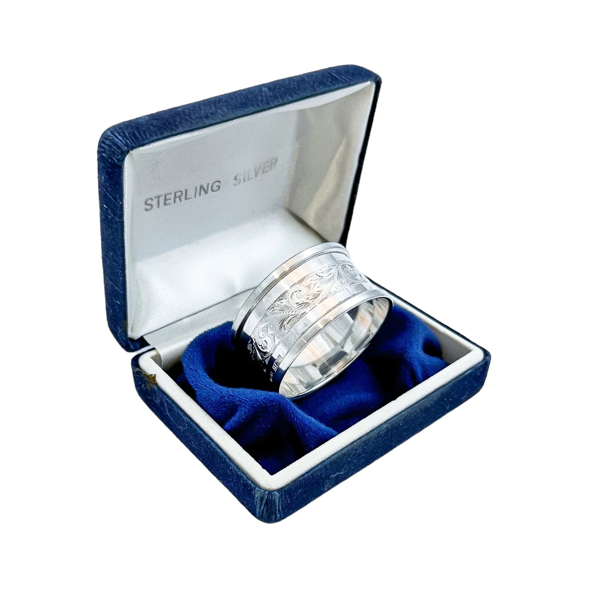 Vintage boxed sterling silver napkin ring with Art Nouveau motif and vacant cartouche